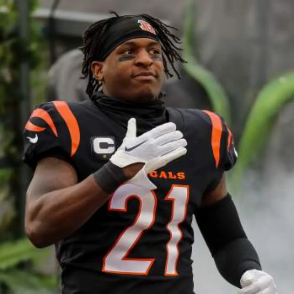 Raiders emerge as “logical landing spot” for veteran free agent Mike Hilton — with cornerback room in flux and defensive upgrade desperately needed after ranking 25th in points allowed - suong