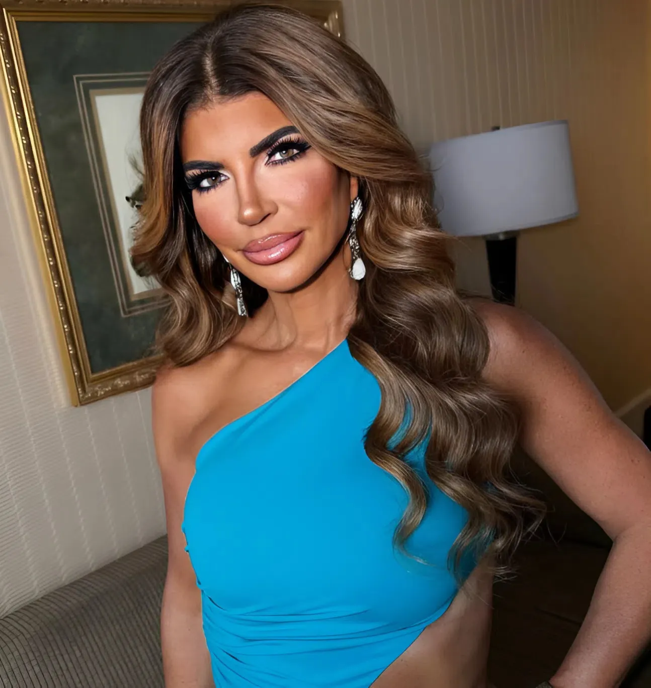 Teresa Giudice Reveals What RHONJ “Lacked,” Shades Show as “Toxic” and Shares How She’s Different Off-Camera, Plus She Dances on Stage With Whitney Rose