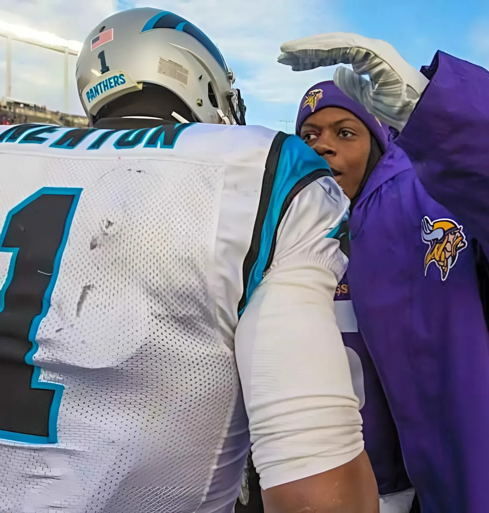 Cam Newton goes to bat for quarterback who replaced him on Panthers