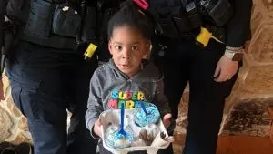 PP2. Policeman Answers Call from Crying Kid Who Says His Mother Is Gone
