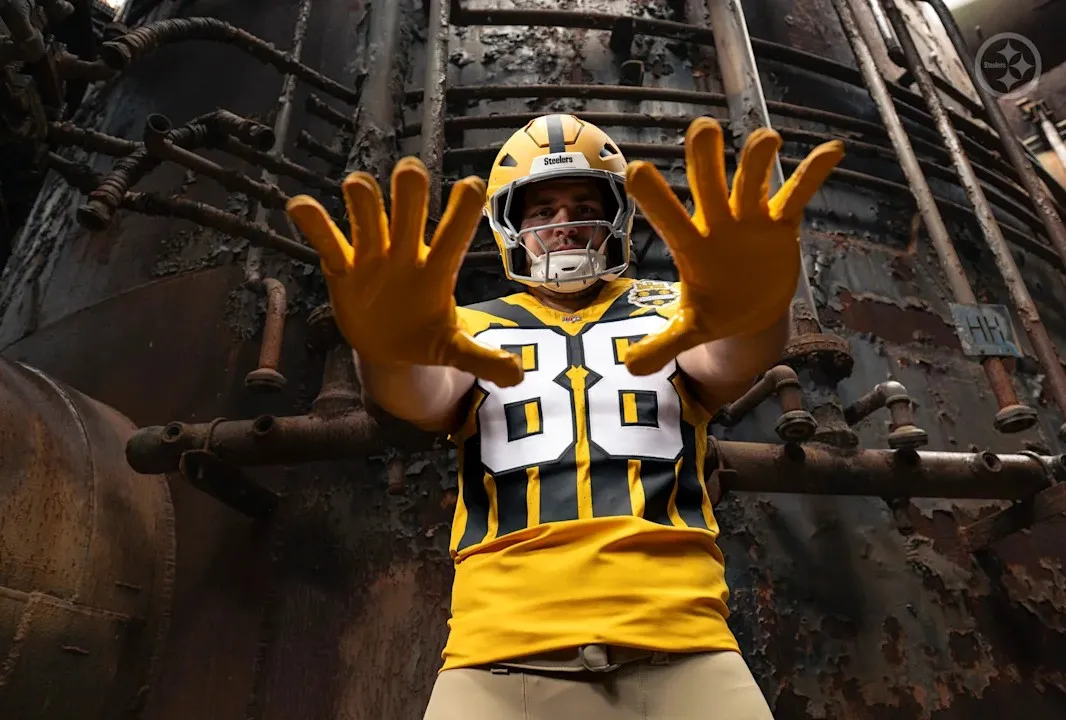 Steelers Unveil New Throwback Uniform for 2025 NFL Season