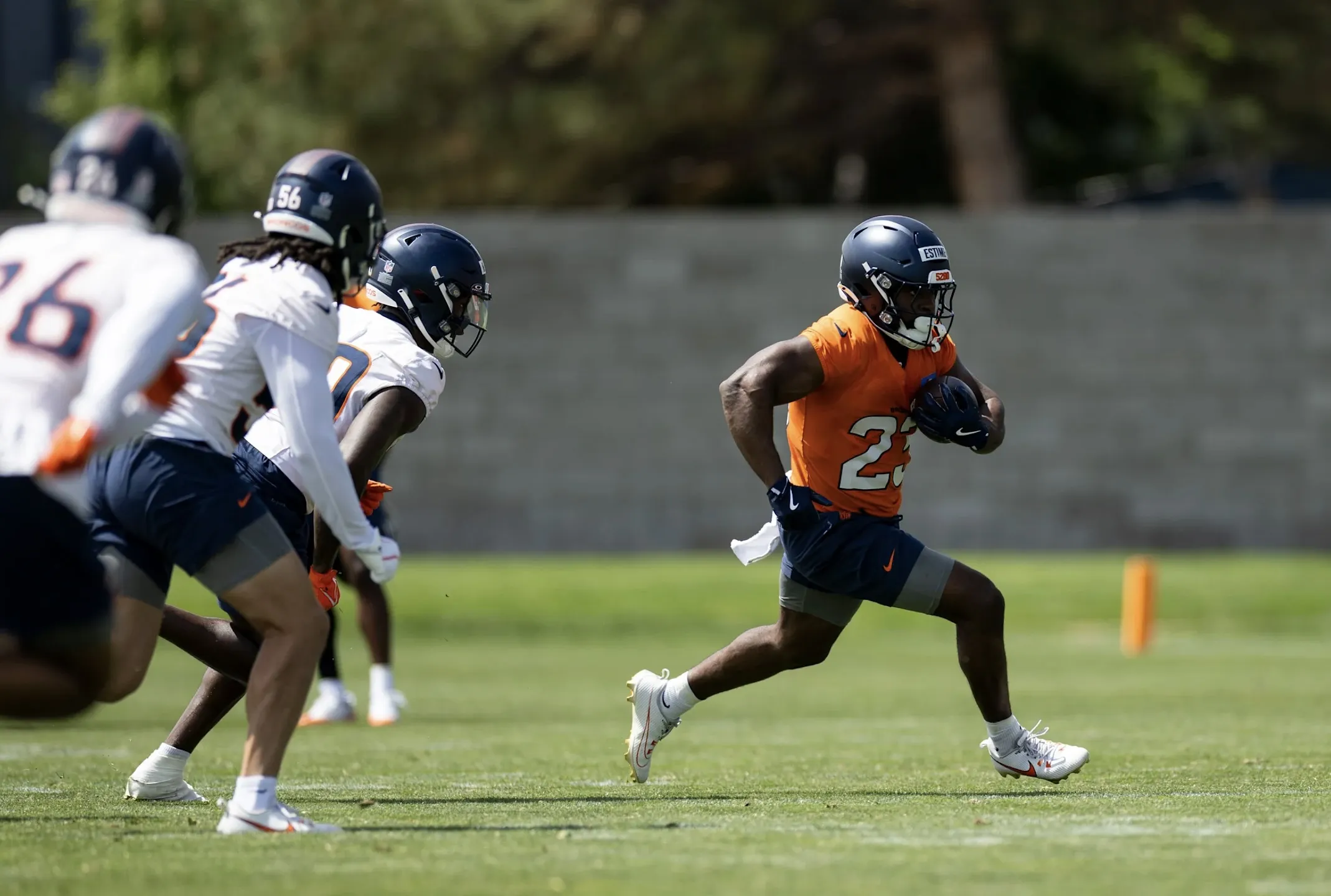 J.K. Dobbins joins Broncos for $5.25M but injury history looms as Estimé waits in the wings for redemption