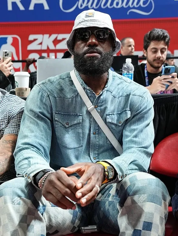 Newest LeBron James bombshell rumor erupts into wild Mavericks future rumbles