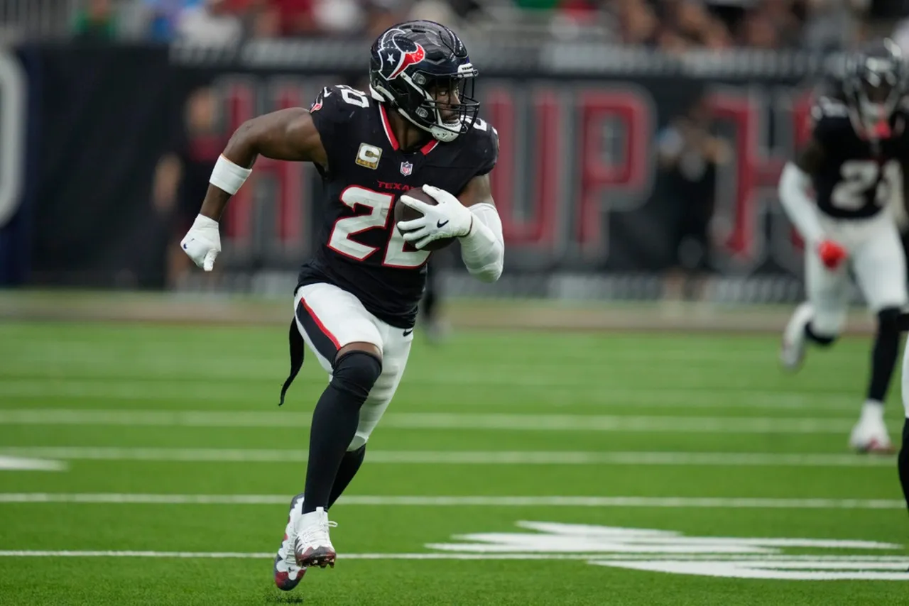 Texans Injury News Round-Up: Updates on Ward, Mixon & Jordan at Training Camp