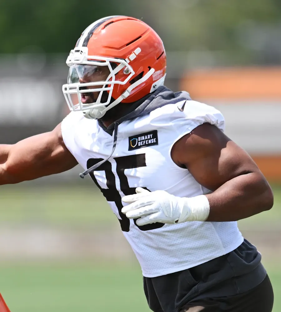 Garrett’s Super Bowl Ultimatum: Browns’ Defensive Titan Declares ‘No Less Than a Title’ or Bust in 2025!