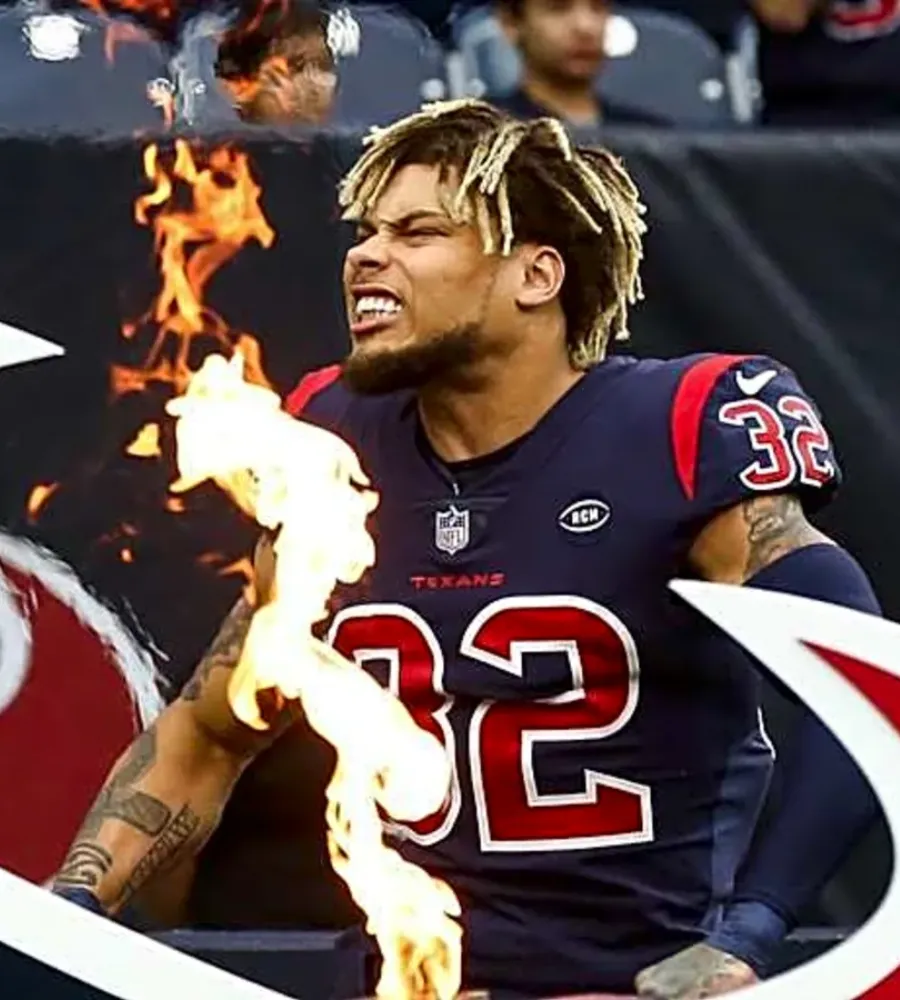 Former Texans Star Announces Sudden Retirement