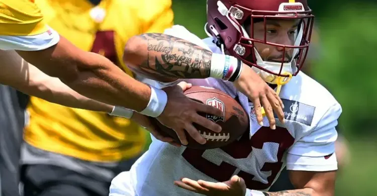 Roster Prediction Sees Commanders Part Ways With 1,300 Yard RB