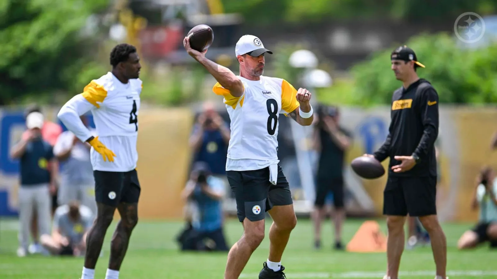 ‘Biggest Weakness’ of Steelers Could Spell Doom for Aaron Rodgers