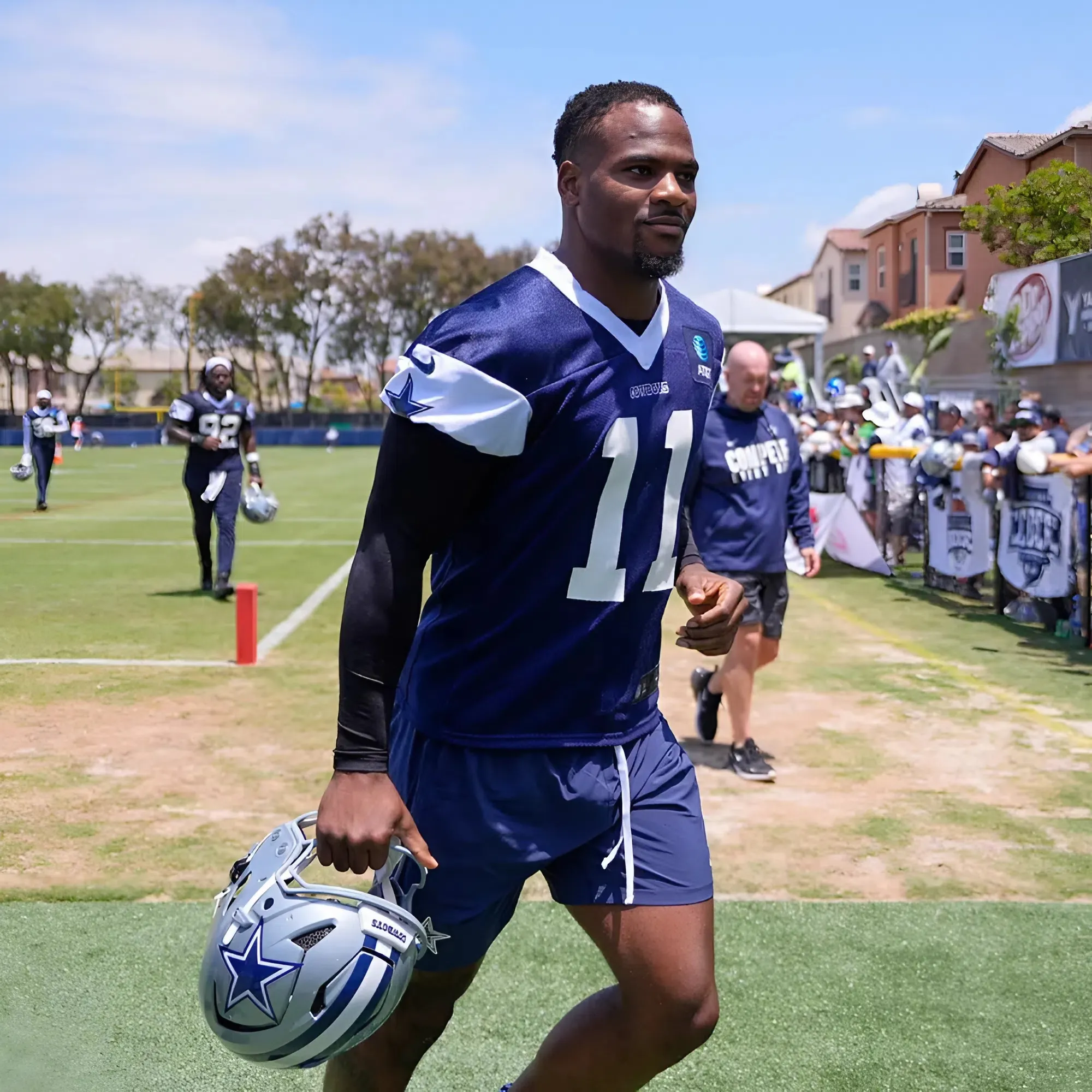 Jerry Jones faces backlash for criticizing Micah Parsons amid extension talks