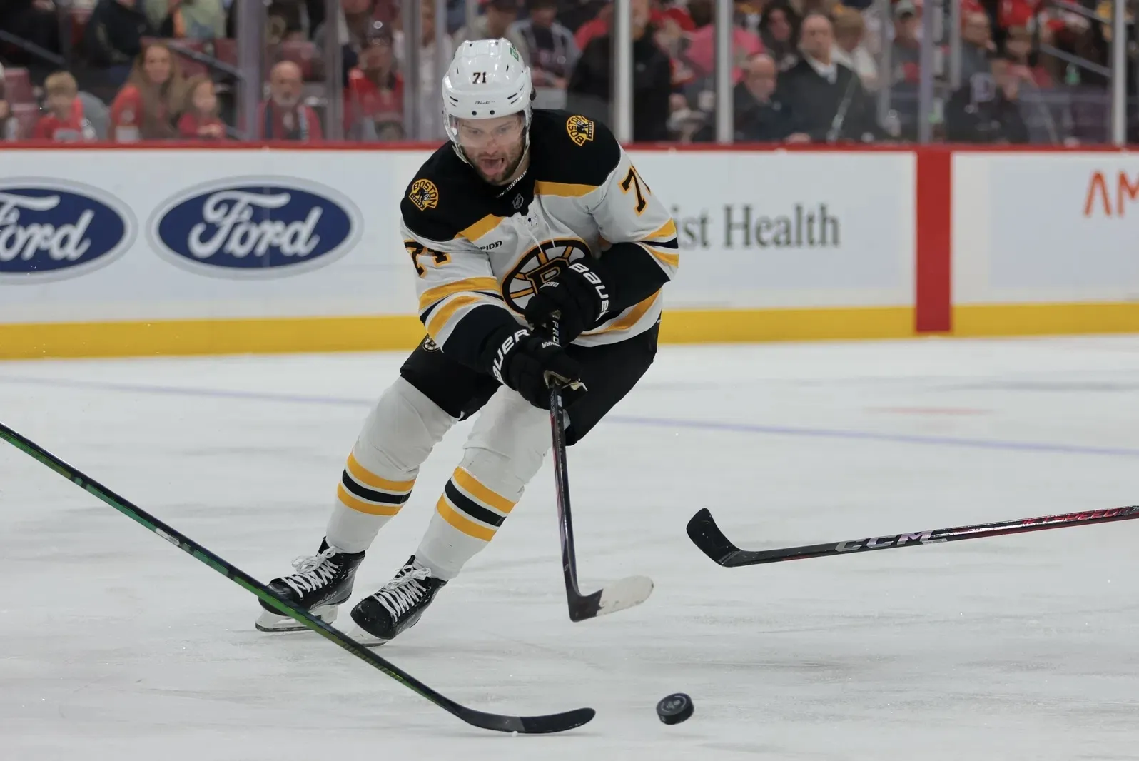 2 former Bruins still looking for new homes in free agency