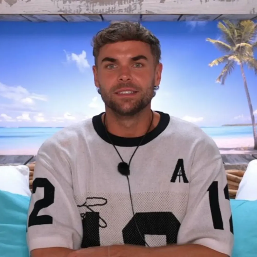 “I haven’t processed it” – Love Island’s Harry Cooksley slapped with warning after shock confession to ex Shakira just days after going exclusive with Helena, sparking backlash over mixed signals and unfinished feelings - suong
