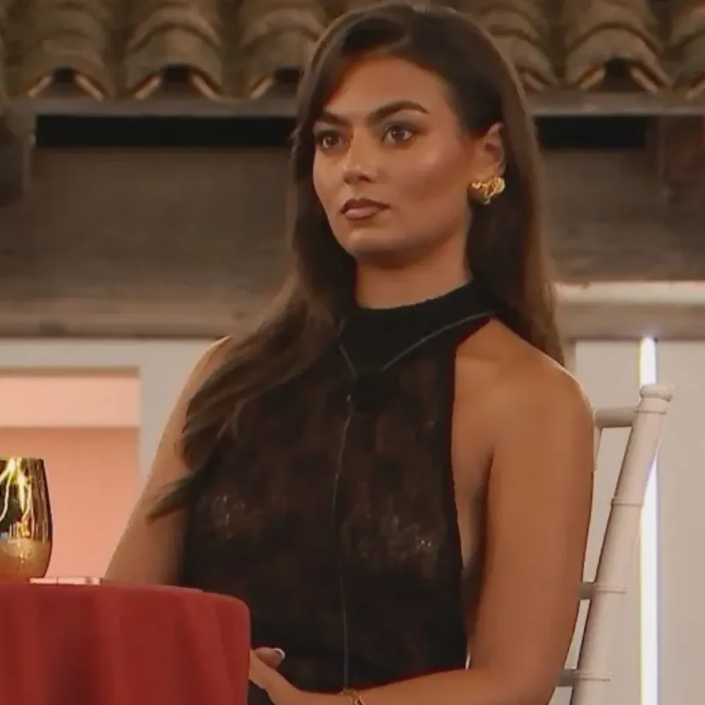 ‘How is this allowed?!’ — Love Island fans rage as dumped Islander Megan returns to the villa and drops shocking outside info in secret chats with Meg and Helena… sparking claims she’s ‘rigging the game’ just days before the final - suong