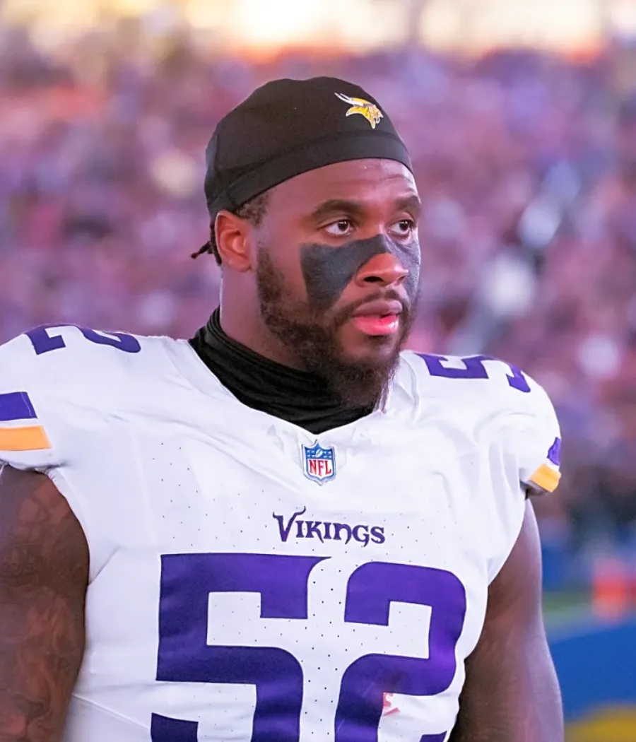 Titans Signing LB Jihad Ward
