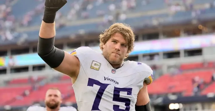Vikings Urged to Lock Up Key Offensive Player After Rival’s Contract Decision