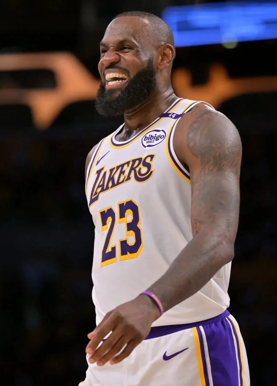 Lakers Emerge as Favorites to Land Former All-Defensive Center