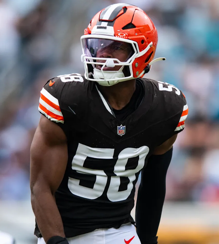 Browns Linebacker Suddenly Announces Retirement Days Into Training Camp