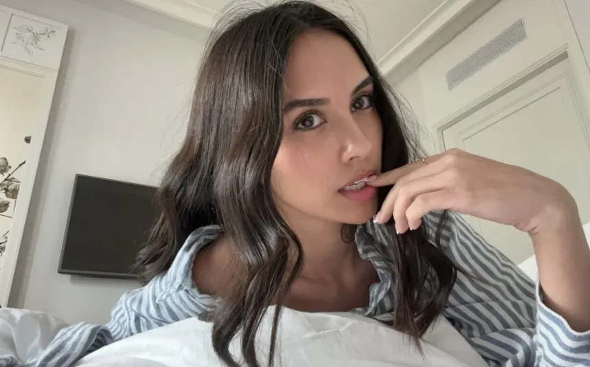 SS4. This Photo Is Causing Heated Debates in Men’s Groups — Is She Real or AI?