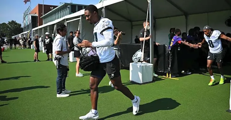 Vic Fangio shared new 2025 plans for Quinyon Mitchell in Eagles' defense