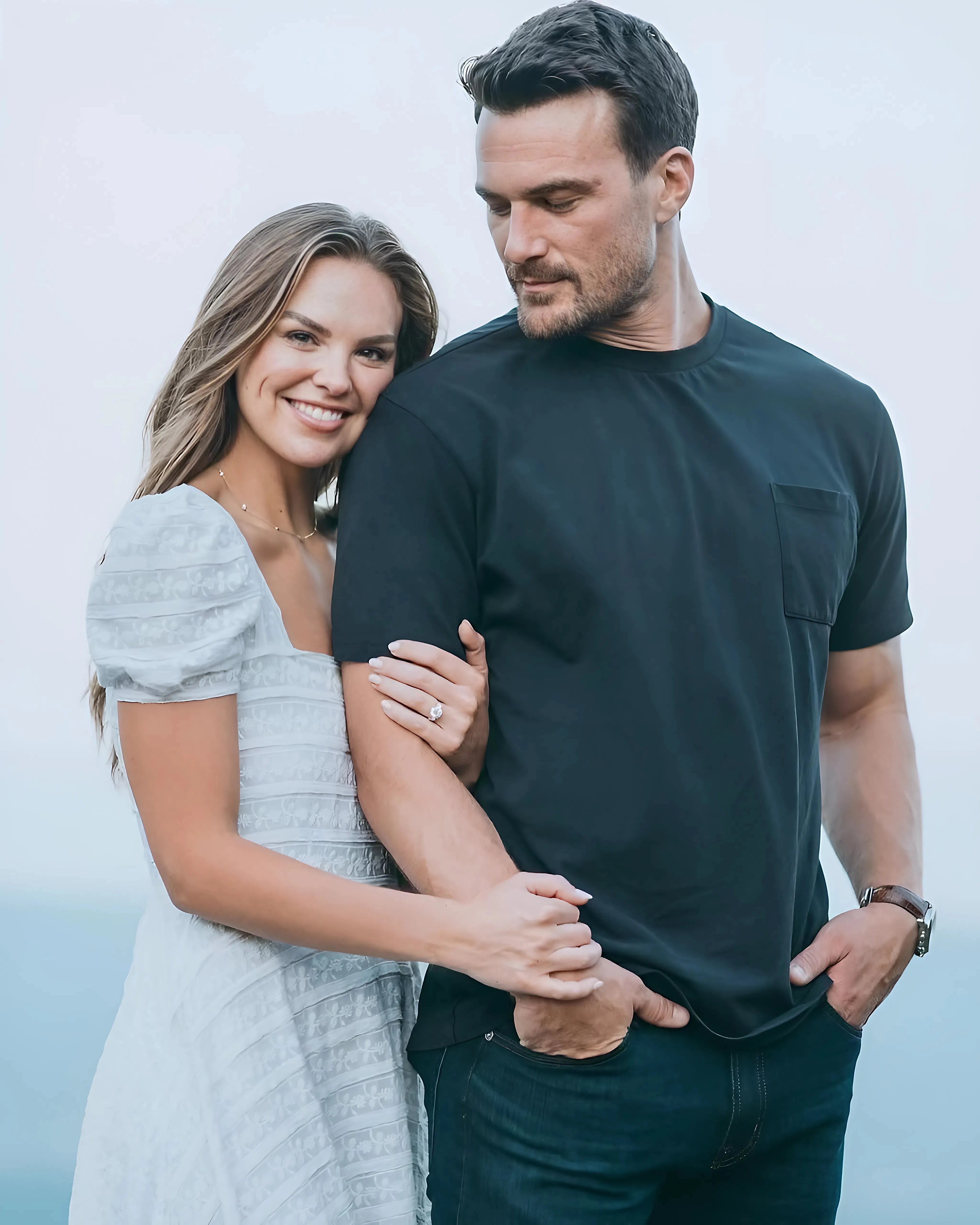 ‘Bachelorette’ Star Hannah Brown Privately Marries Adam Woolard