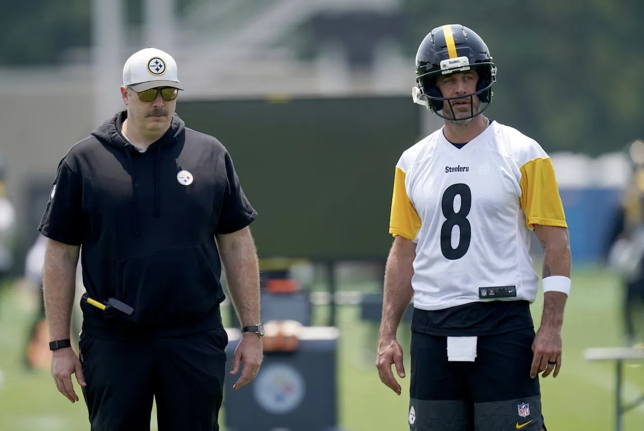 Steelers’ Omar Khan Not ‘Closing the Door’ on Aaron Rodgers for 2026