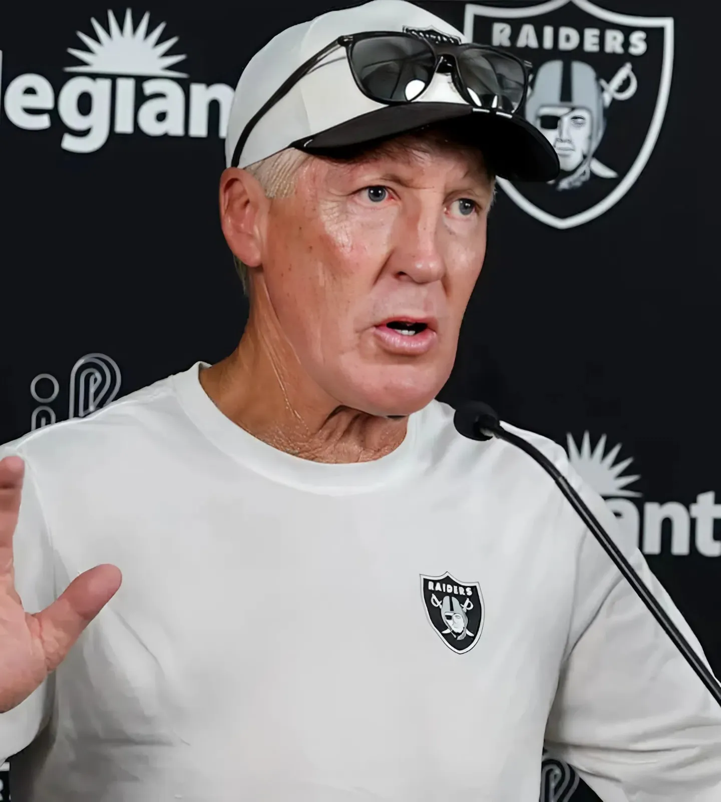 Raiders Tabbed as ‘Best Fit’ For 265-Pound Pro Bowl Edge Rusher