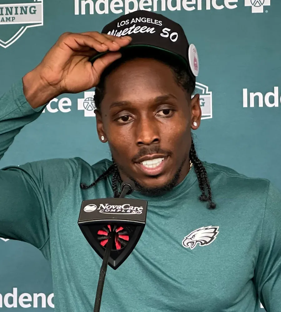 Eagles' CB Dropped An Impressive Comp For Vic Fangio