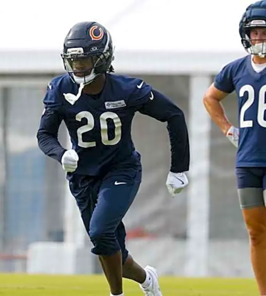 Early Chicago Bears camp surprise impresses with skills and instinct