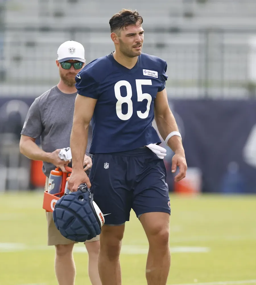 Cole Kmet isn't backing down in competition with Bears' 1st-round pick Colston Loveland
