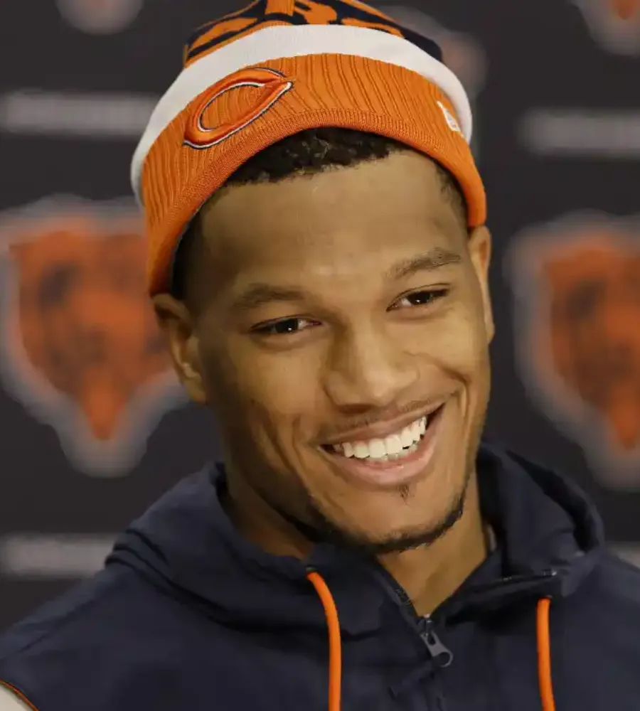 DJ Moore Sends Message on Luther Burden’s Injury Absence