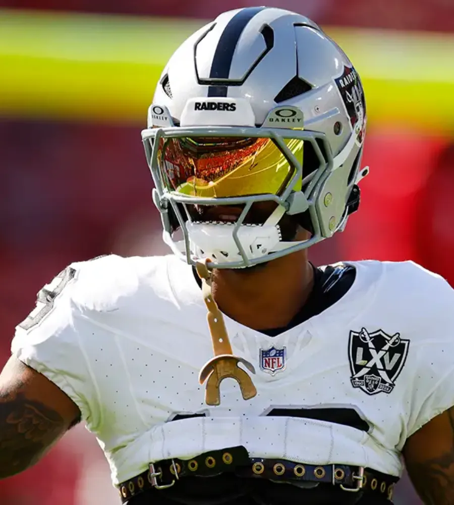 Polarizing Ex-Raiders Starter Signs With Dolphins in Free Agency