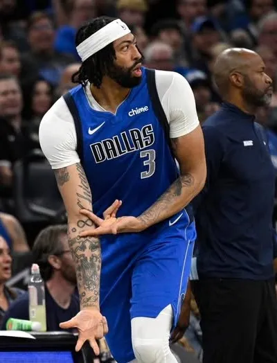 Anonymous Mavs Executive Breaks Silence On Trading Anthony Davis And Boldly Claims They’re Still Built To Contend