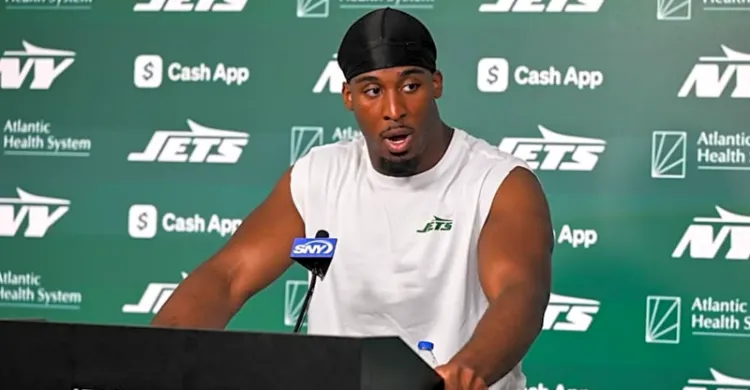 Jets Star Addresses Future: 'I'm Not Their Guy'