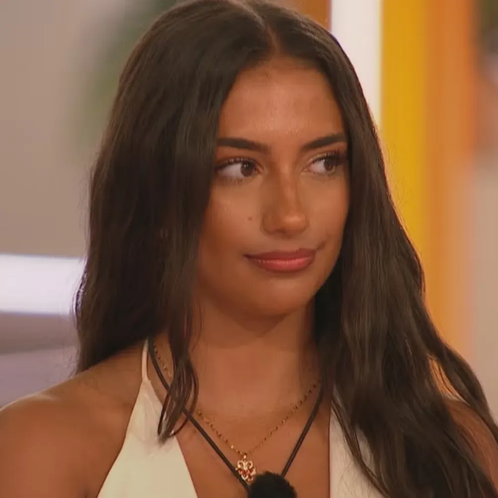 “She took me under her wing every night” – Dumped Islander defends Shakira Khan after ‘mean girl’ edit on Love Island, reveals unseen side of star the show refuses to air as fans rally behind her amid brutal backlash - suong