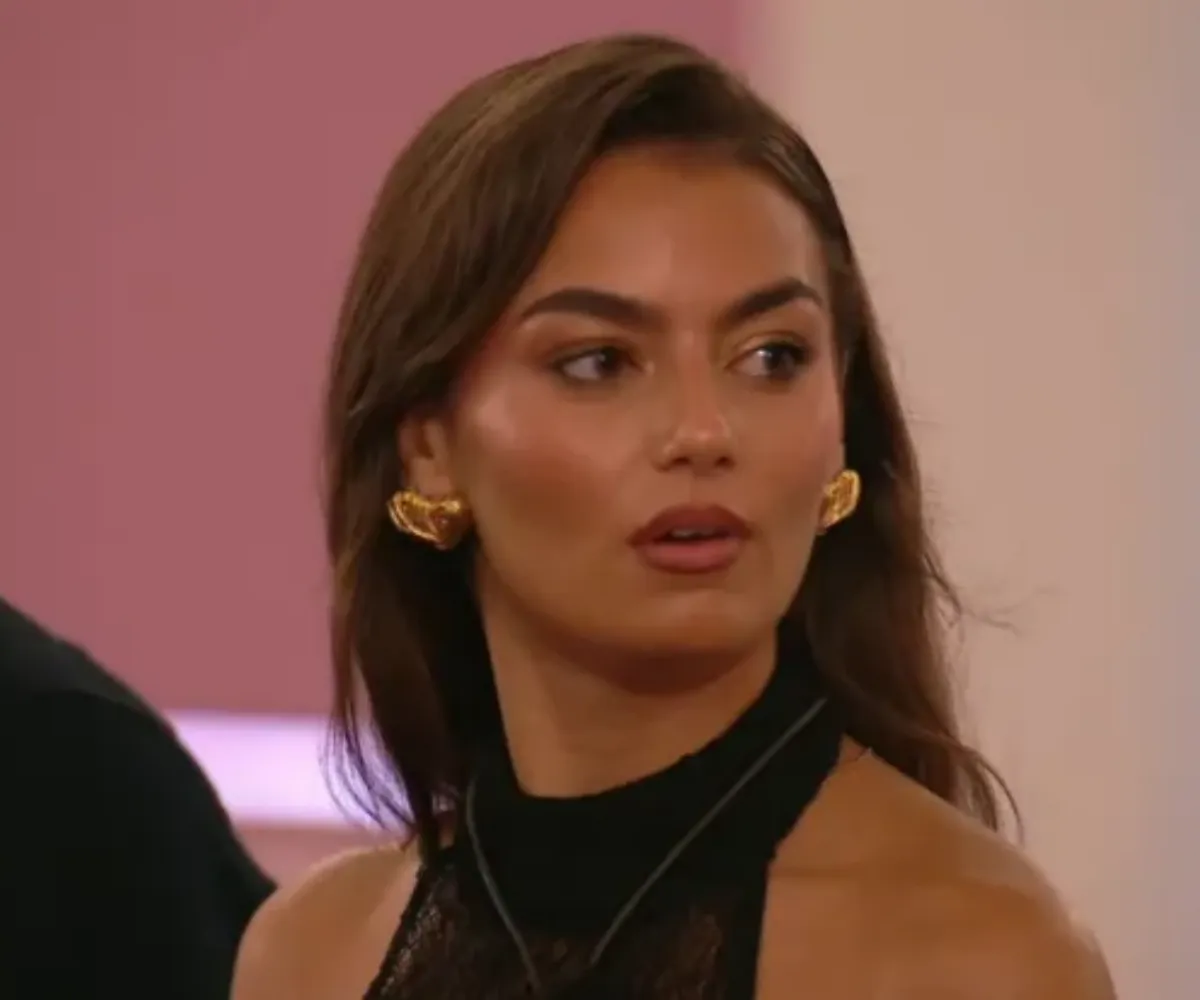 ‘She’s done her homework’ — Love Island fans accuse returning Islander of faking tears and flipping alliances as viral Reddit theory exposes her ‘calculated game plan’ to sway public opinion and dodge elimination - suong