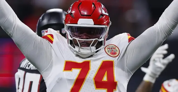 Chiefs Get Good News on Tackle Picture as Training Camp Continues