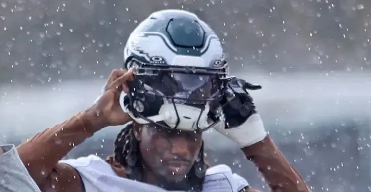 Eagles Defender Fighting for Starting Job Struggling Early at Training Camp Eagles Defender Fighting for Starting Job Struggling Early at Training Camp