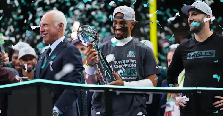 Ex-Eagles star snubs snow purists with dome verdict as Jalen Hurts eyes Super Bowl