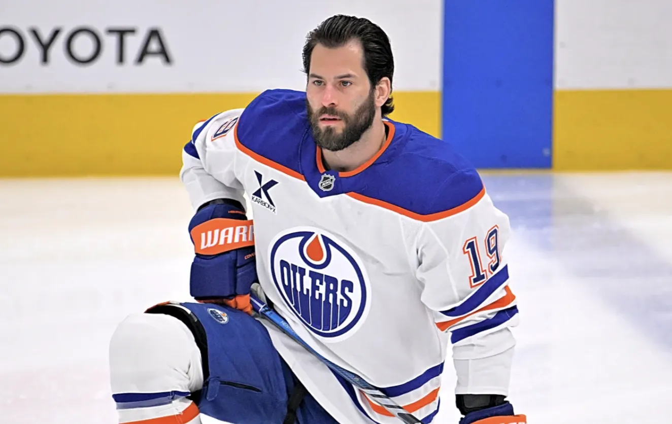 Oilers Could Offer a Veteran Forward a Better Shot… Somewhere Else