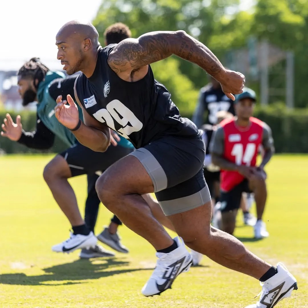 'Real Football' Is Where Eagles' Big Back Plans To Stand Out