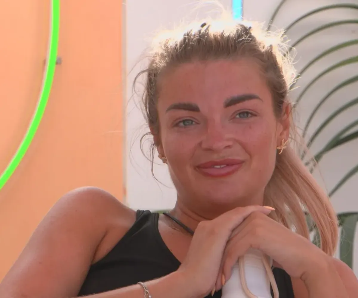 ‘Where are they?!’ — Love Island fans convinced two Islanders have been secretly DUMPED from the villa after shock preview clip reveals glaring absences during emotional family reunion episode - suong