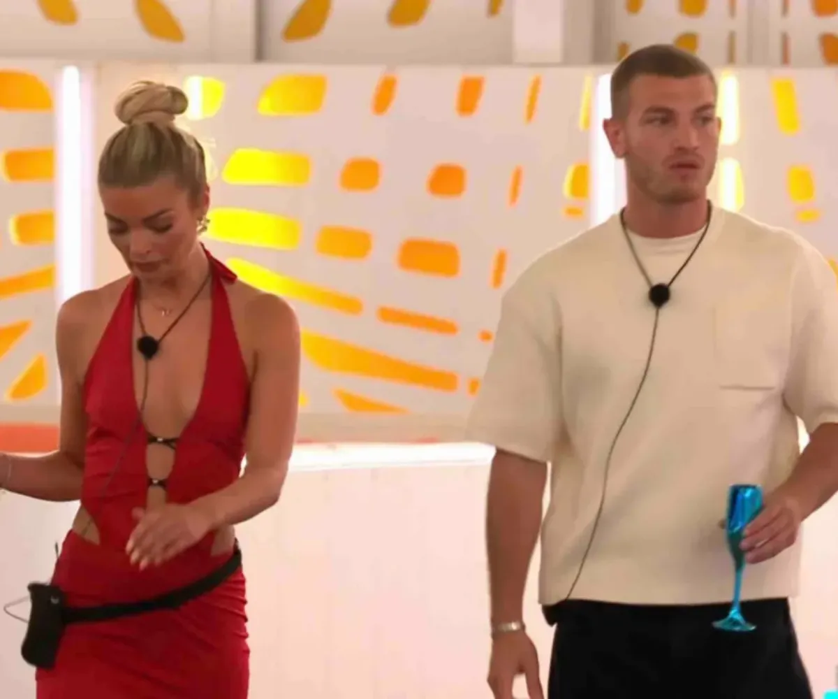 ‘Get off Love Island and open a bakery’ — Star brutally dubbed ‘furniture’ after being pied for a third time in 24 hours as fans call out the show’s ‘worst bombshell performance of all time’ - suong