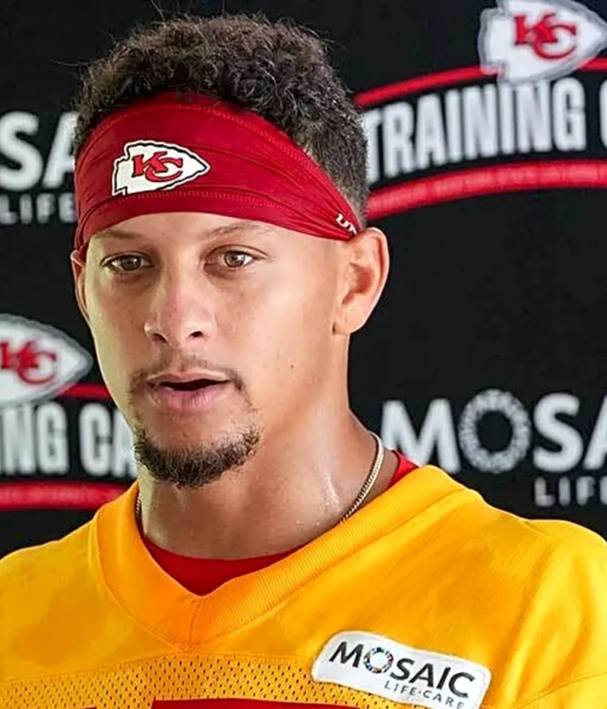 Chiefs’ Patrick Mahomes highlights 2 young stars in training camp