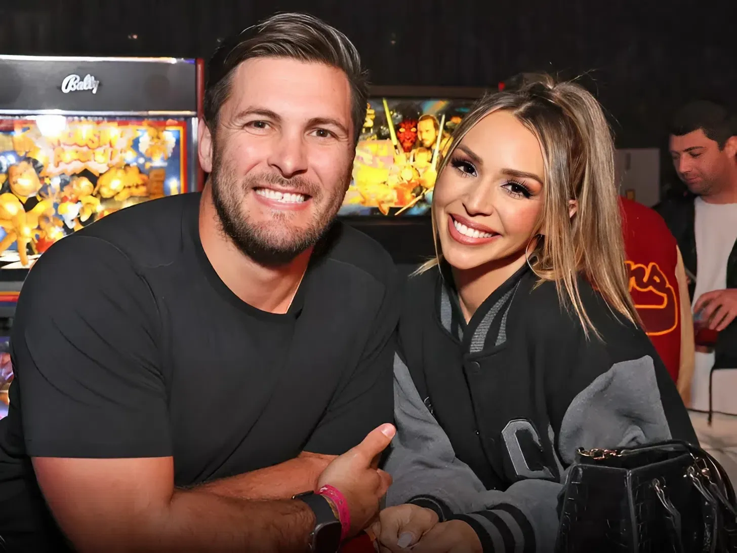 "SHOCKING CONFESSION! Brock Davies Offers Sincere Apology to Scheana Shay After Cheating on Her While She Was Pregnant!"