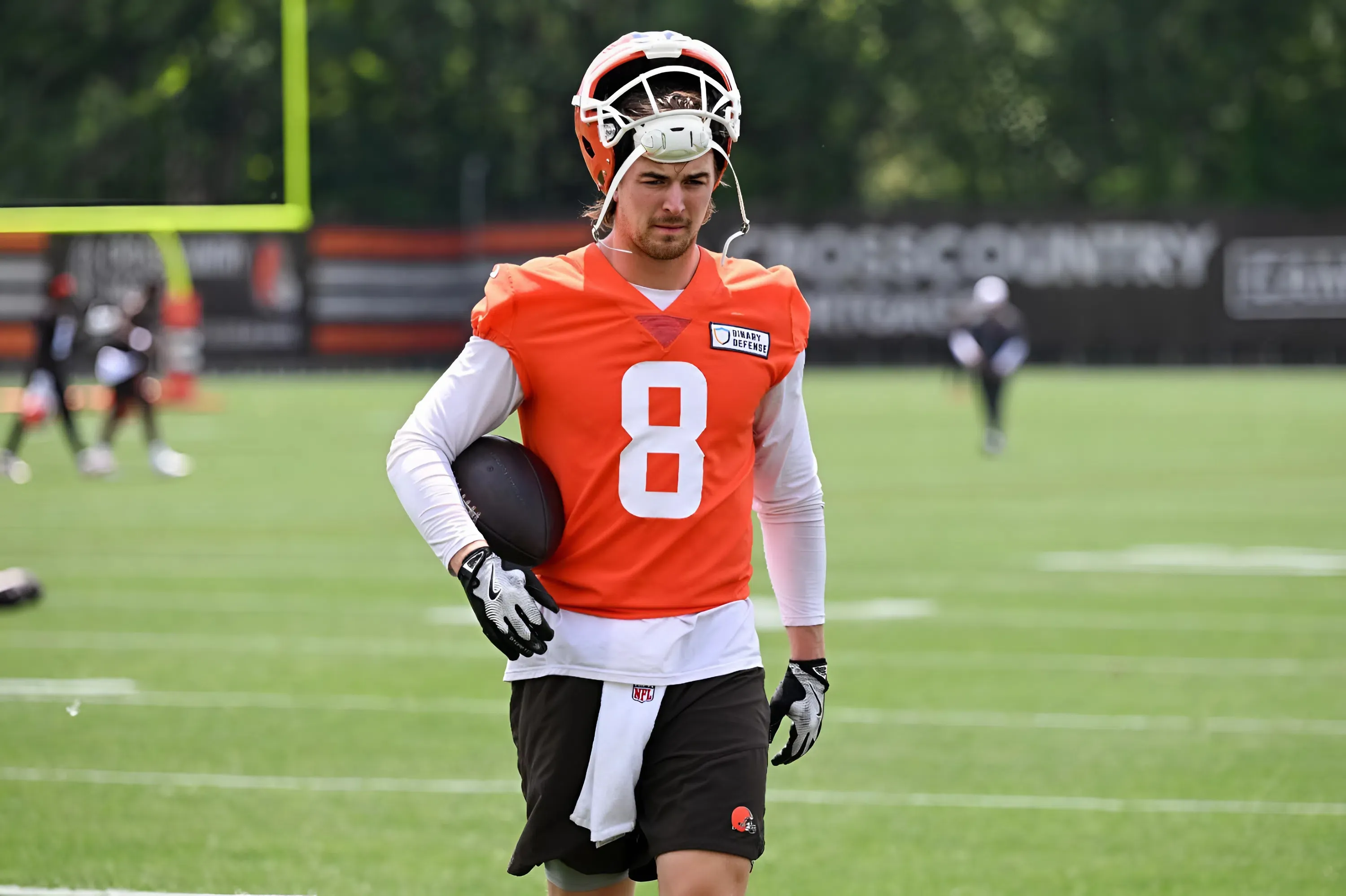 How Kenny Pickett injury impacts Browns QB battle