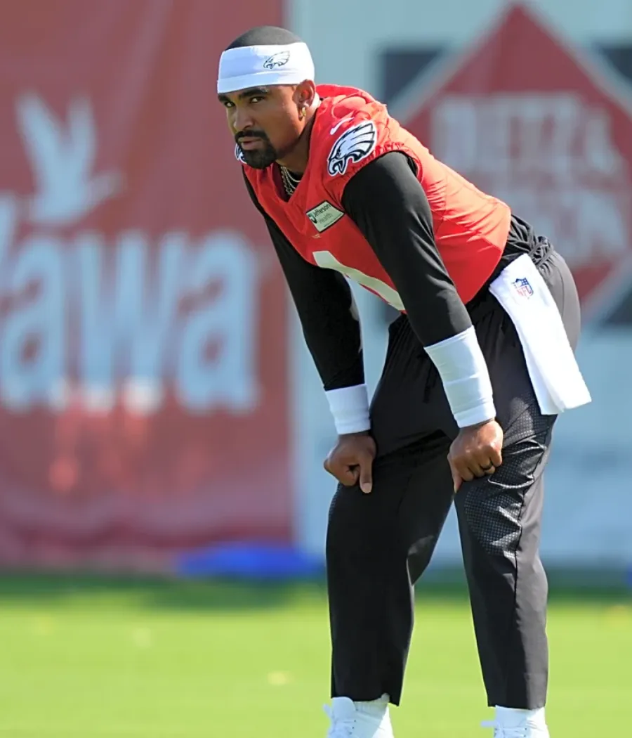 Jalen Hurts throws his first interception of the Eagles' 2025 NFL training camp