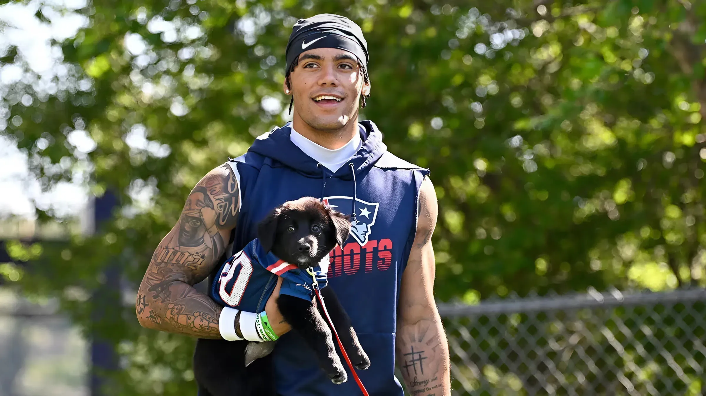 Patriots’ Christian Gonzalez leaves practice with apparent injury