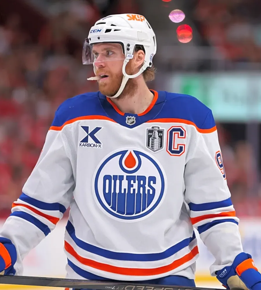 Top NHL Insider Updates Connor McDavid's Difficult Contract Negotiations in Edmonton