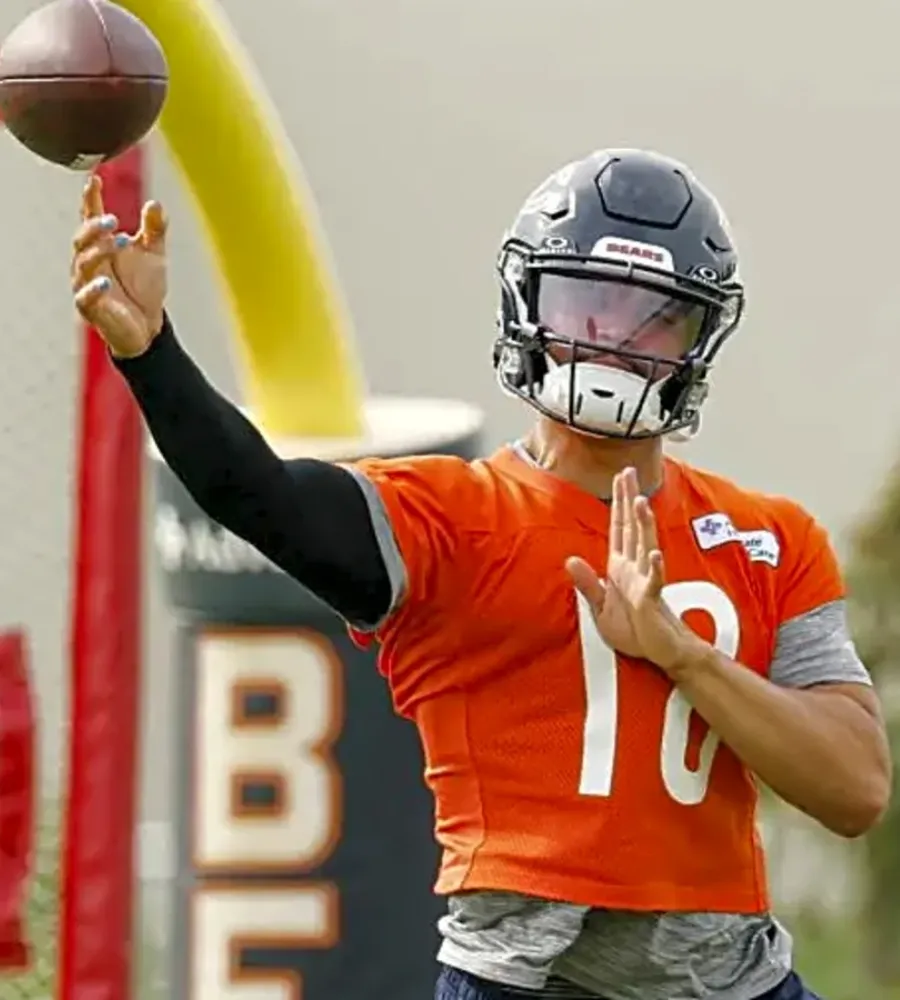 Chicago Bears: Caleb Williams had a rough day with pads on