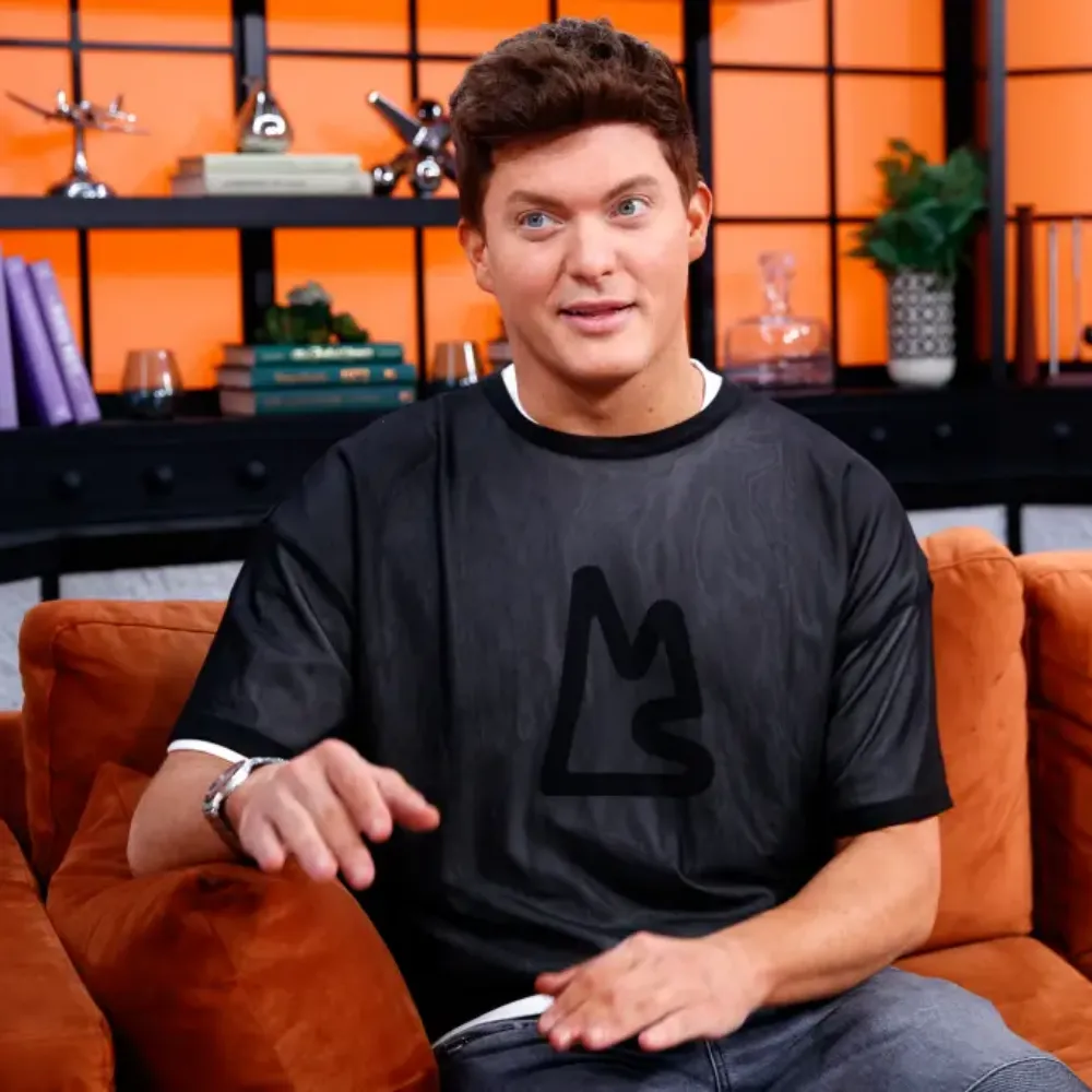 “Zack's lawyer tried to DM Simon’s fans” — Attempted legal intimidation backfires as fans screenshot and circulate threatening messages sent to critics - suong