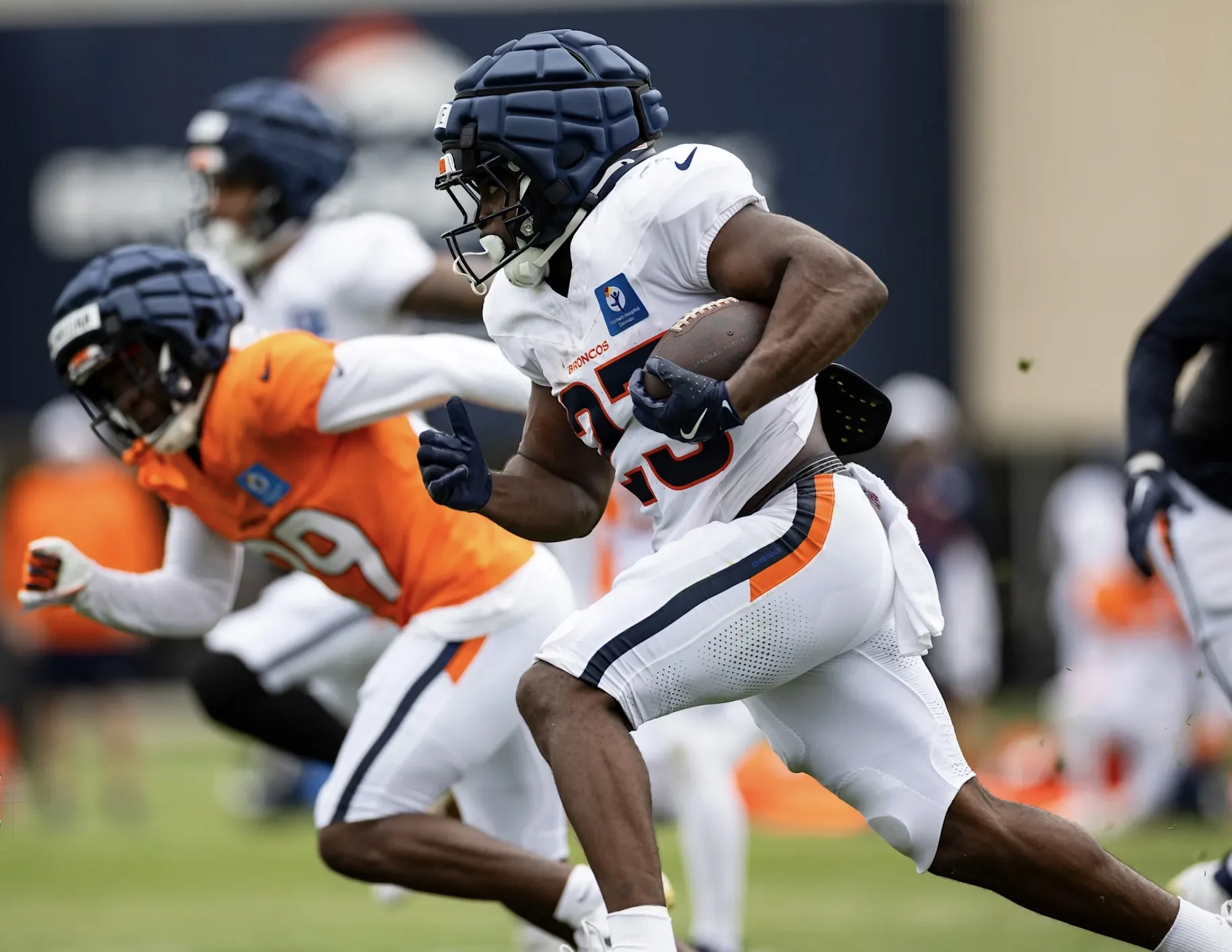 Broncos RB Called Out for ‘Pouting’ Over Depth Chart